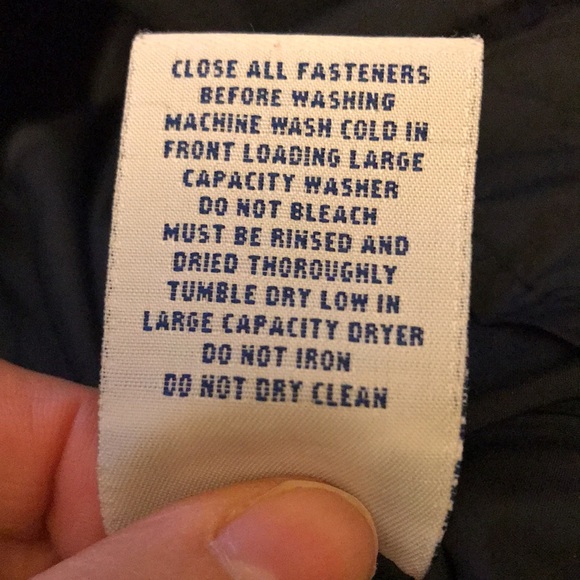 Old Navy Black Down Vest, Unisex Styling, Women's Size Medium - Picture 8 of 9